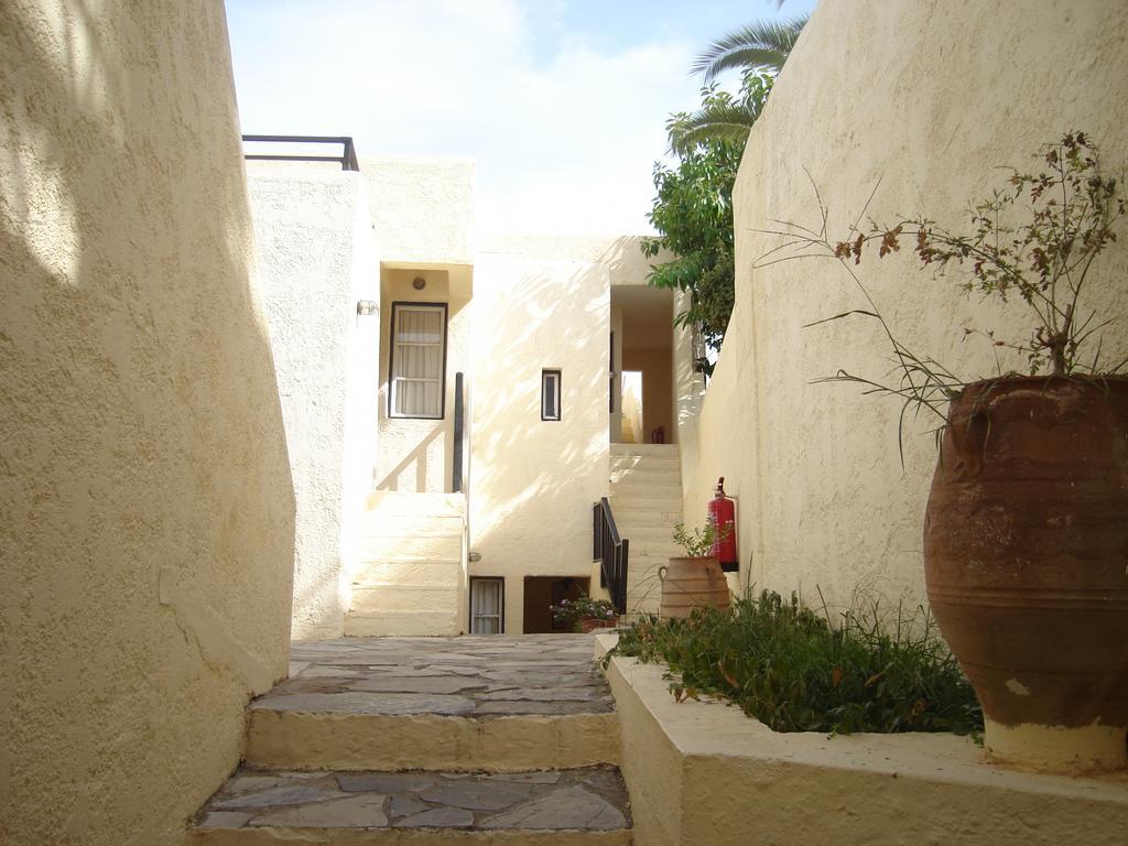 הרסוניסוס Sundance Apartments & Suites מראה חיצוני תמונה