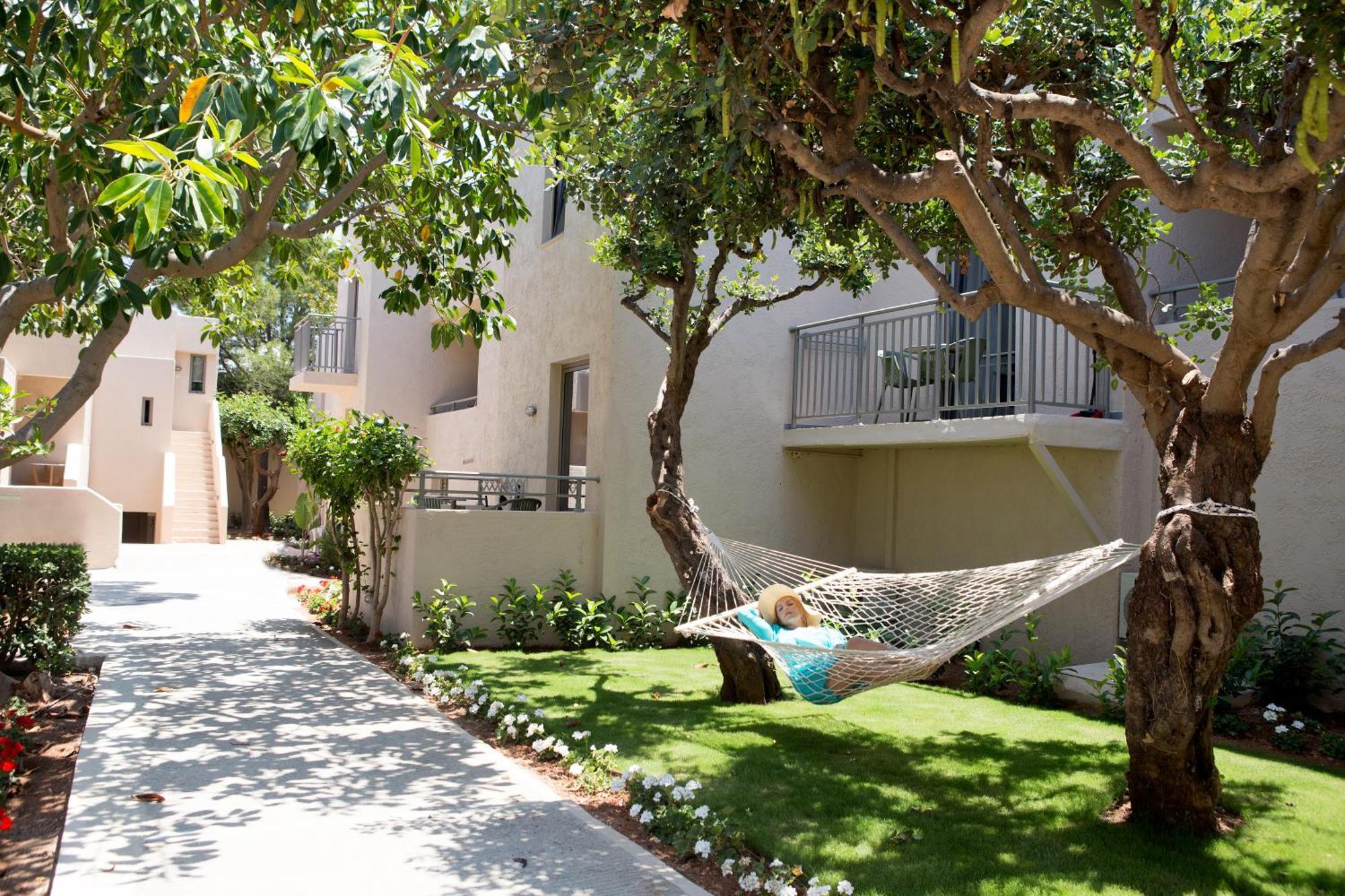 הרסוניסוס Sundance Apartments & Suites מראה חיצוני תמונה