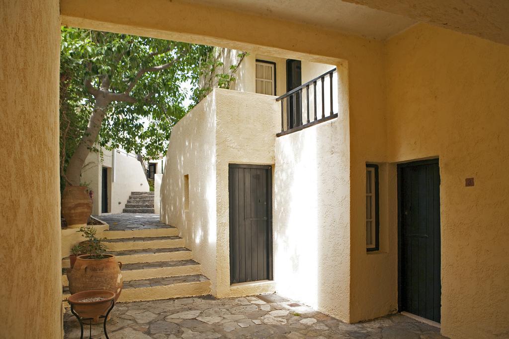 הרסוניסוס Sundance Apartments & Suites מראה חיצוני תמונה