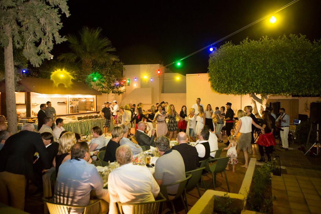 הרסוניסוס Sundance Apartments & Suites מראה חיצוני תמונה