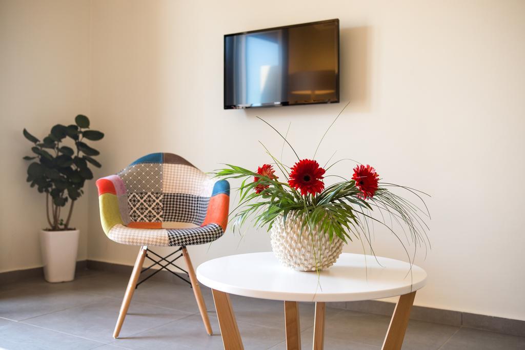 הרסוניסוס Sundance Apartments & Suites מראה חיצוני תמונה